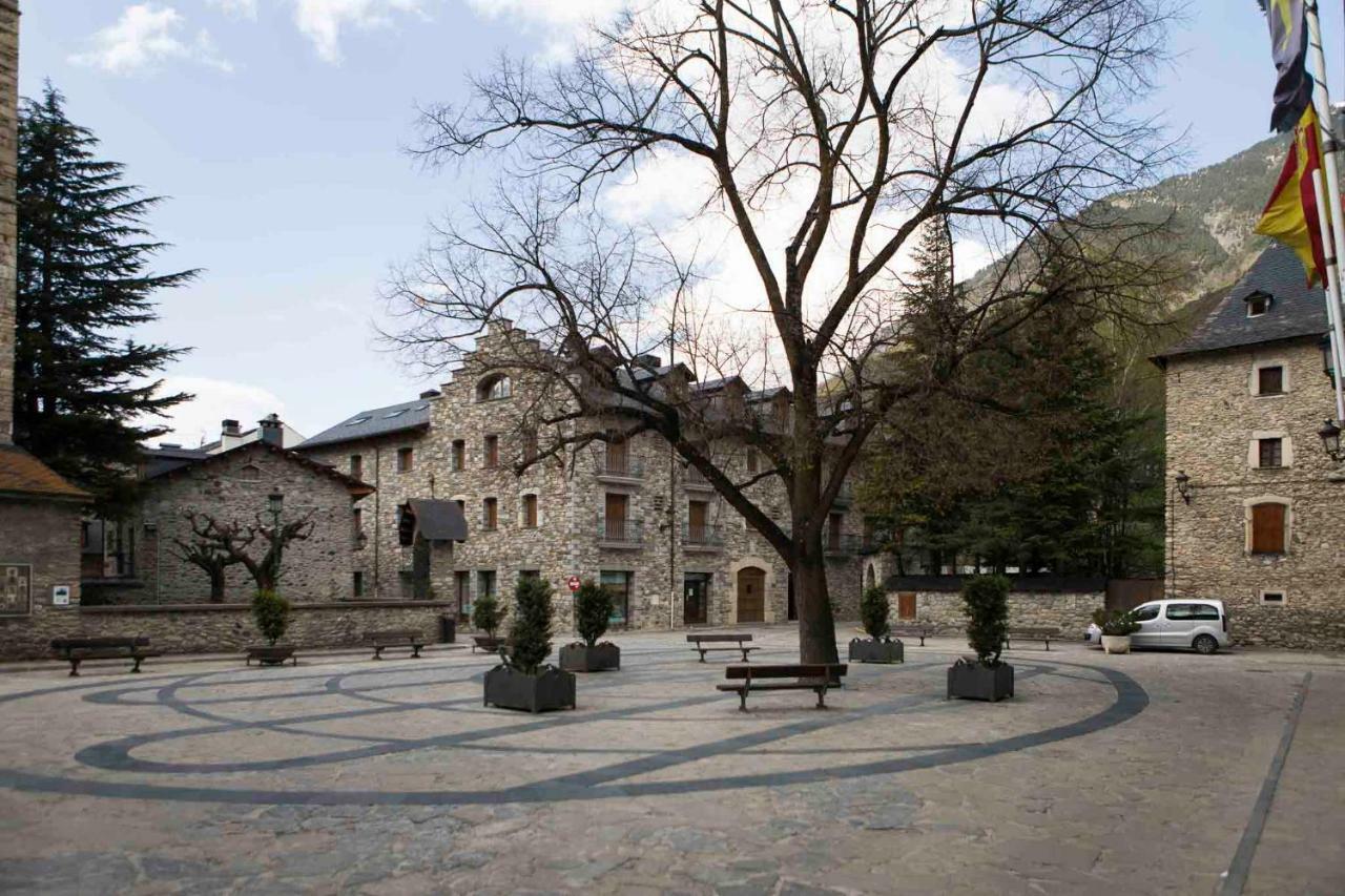 Apartamento Casa Siñantonio Benasque centro Exterior foto